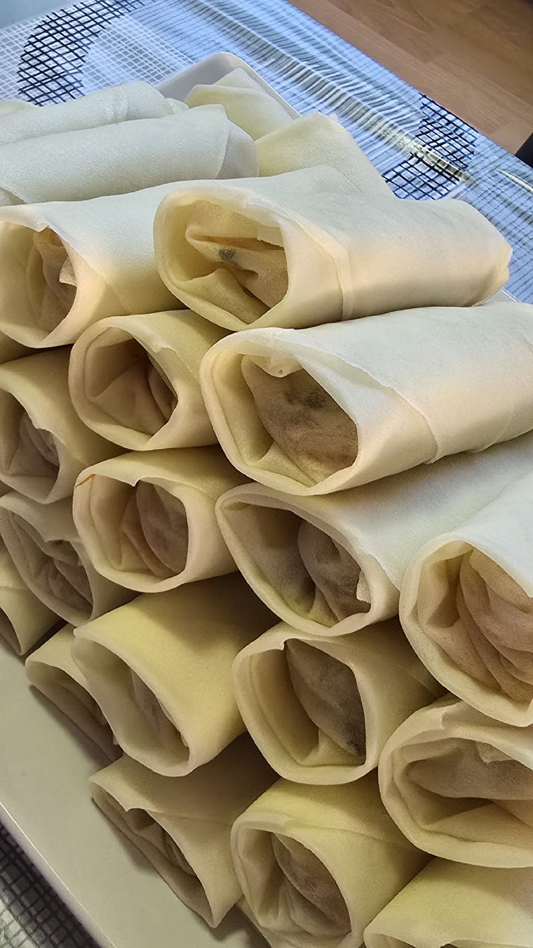 Cibi & Specialità: Frühlingsrollen mit oder ohne Fleisch gefroren – Usato da Biberist venduto da Giveme 7