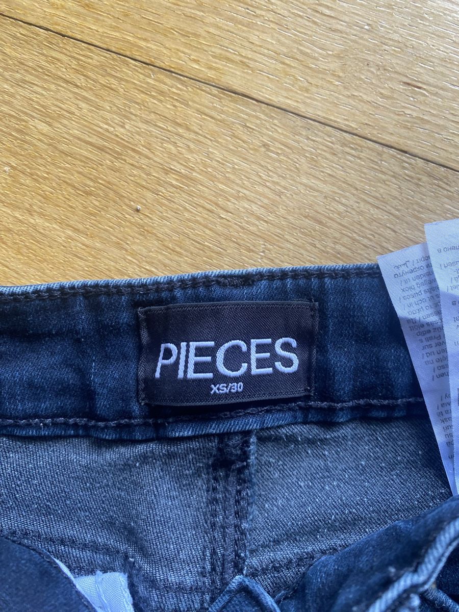 Jeans: Jeans XS/30 Pieces – Usato da Winterthur venduto da leo_6zng 1