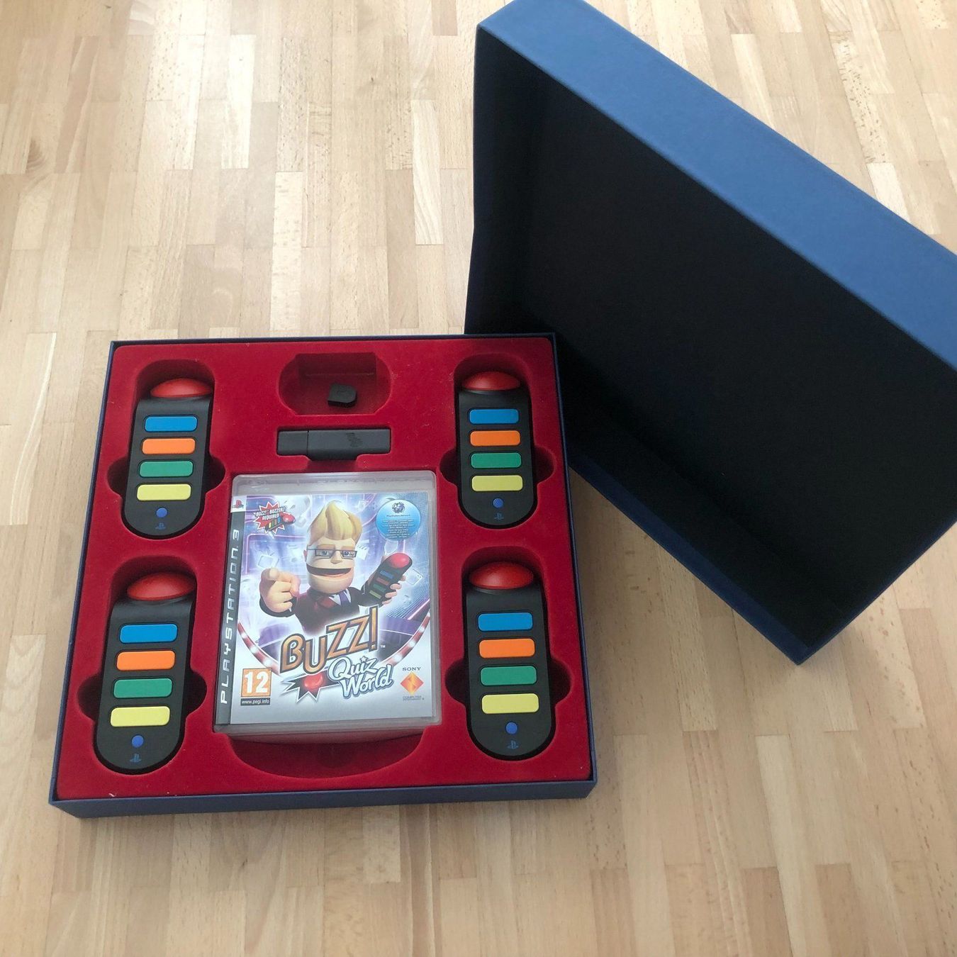 Spiele: Buzz! Quiz World - Special Set Controller – Gebraucht aus Nussbaumen AG von Pika-Shop