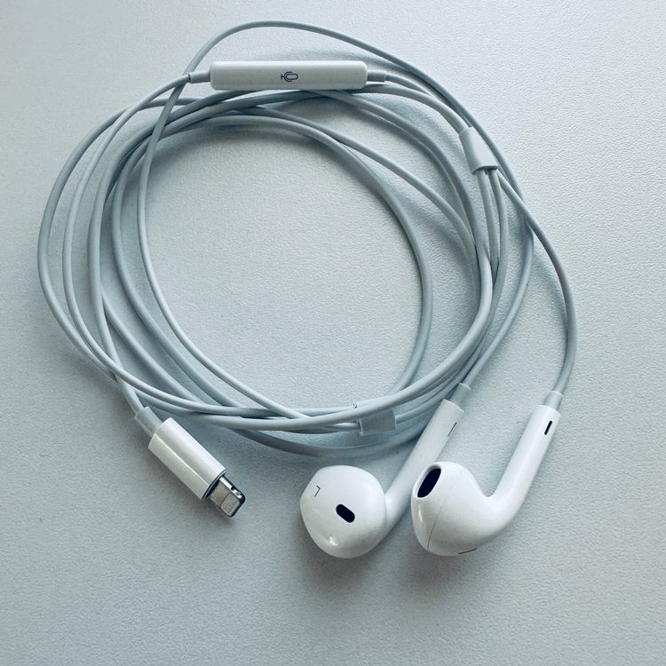 Original Apple EarPods mit Lightning Connector Fabrikneu Kaufen auf