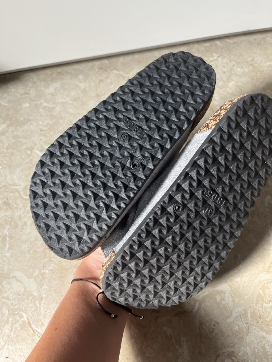 Schuhe für Mädchen: Sandaletten grau Grösse 31 Bona  – Gebraucht aus Wallbach von wonderlike 1