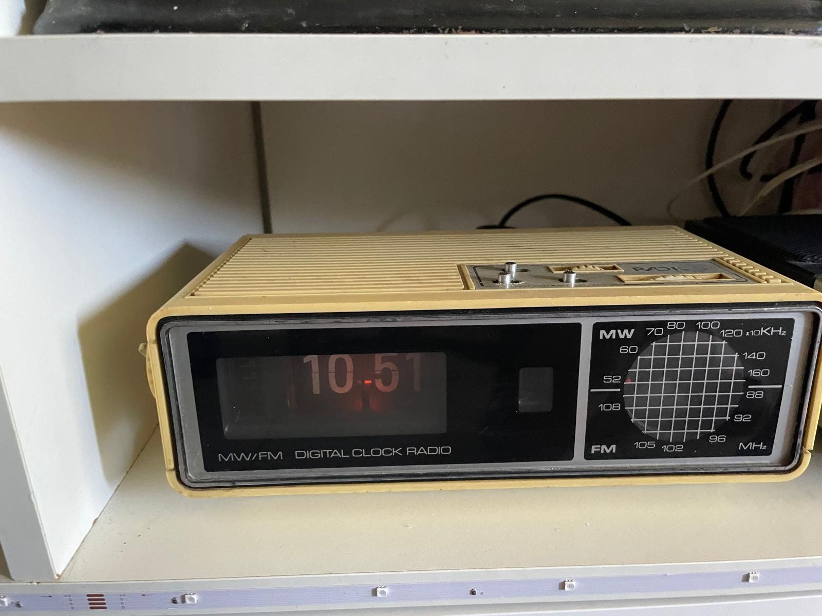 Radio: 3 Radiosveglie anni 70-80 – Usato da stabio venduto da moreno018 1