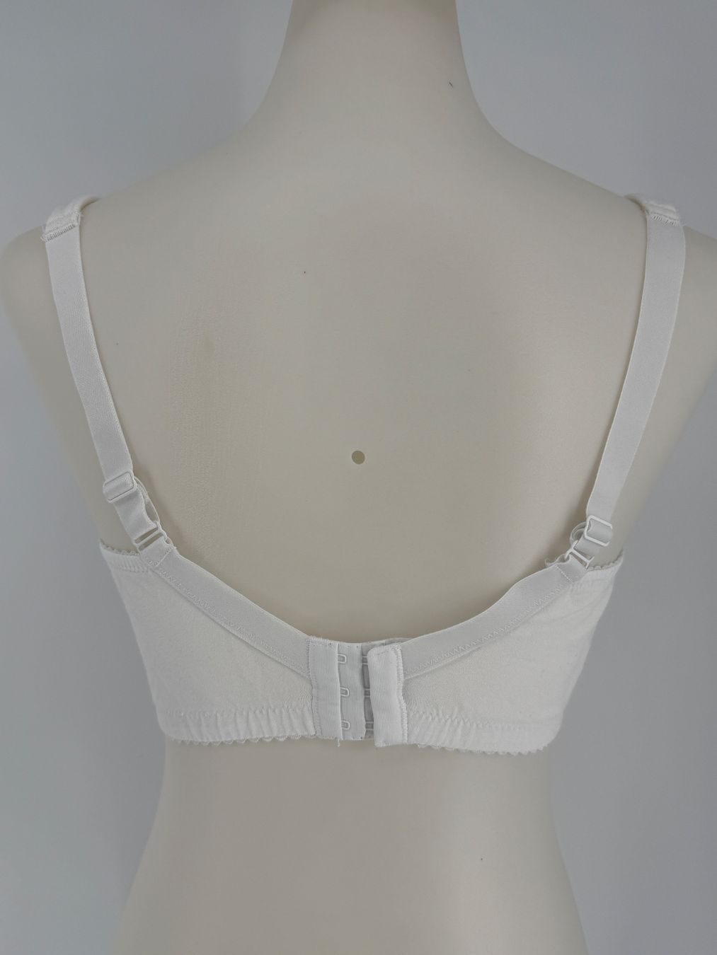 Altra biancheria intima: BH mit Spitzen Gr. 85D von wäschepur – Usato da Auenstein venduto da moin. 2