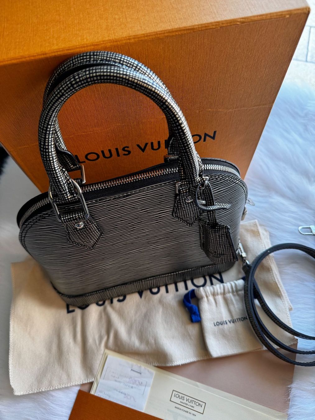 Sacs femmes: Louis Vuitton Alma bb – D'occasion à Grossdietwil par RSW032 4