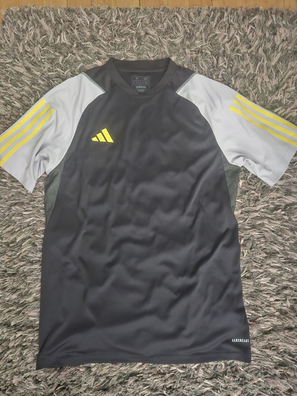 Adidas Canottiere & Pantaloni: Adidas Trikot Gr.M  – Usato da Emmenbrücke venduto da TopGato
