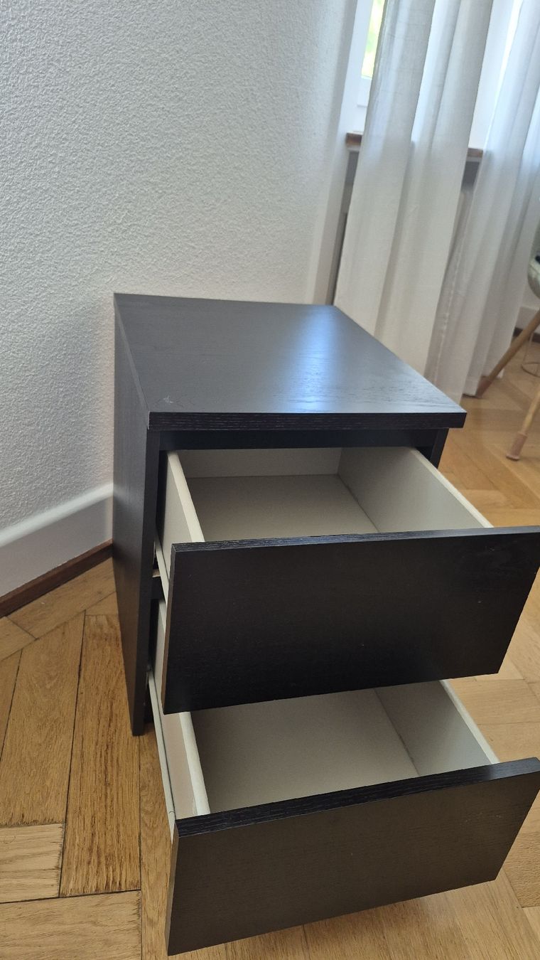 Ikea Comodini: Nachttisch Schwarz Ikea Malm – Usato da Olten venduto da jas_c6g2 1