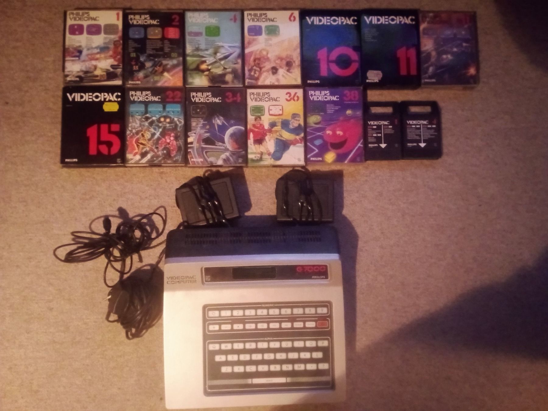 Philips Console: Philips G7000 Konsole mit Games – Usato da Turbenthal venduto da fatalbeauty