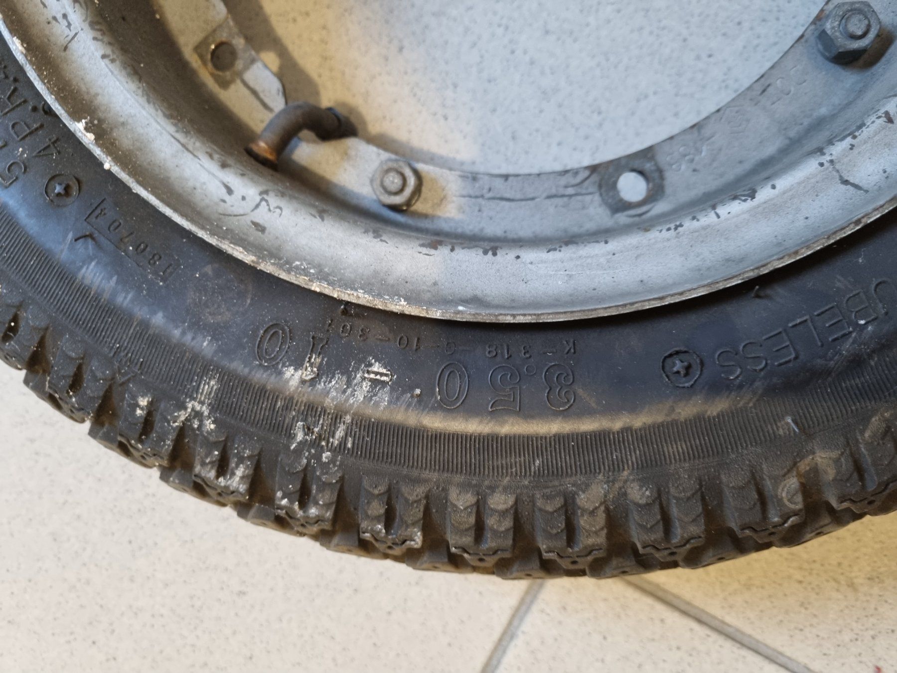 Vespa Pneumatici & Ruote complete: Vespa Reserve Rad für Cosa? – Difettoso da Wädenswil venduto da Patriots 1