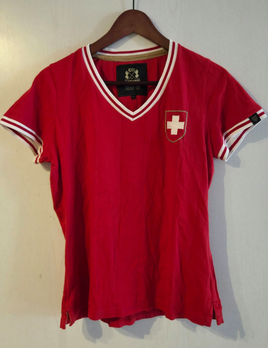 T-shirt: Schweiz-Shirt (Grösse L) – Usato da Zürich venduto da wile_coyote