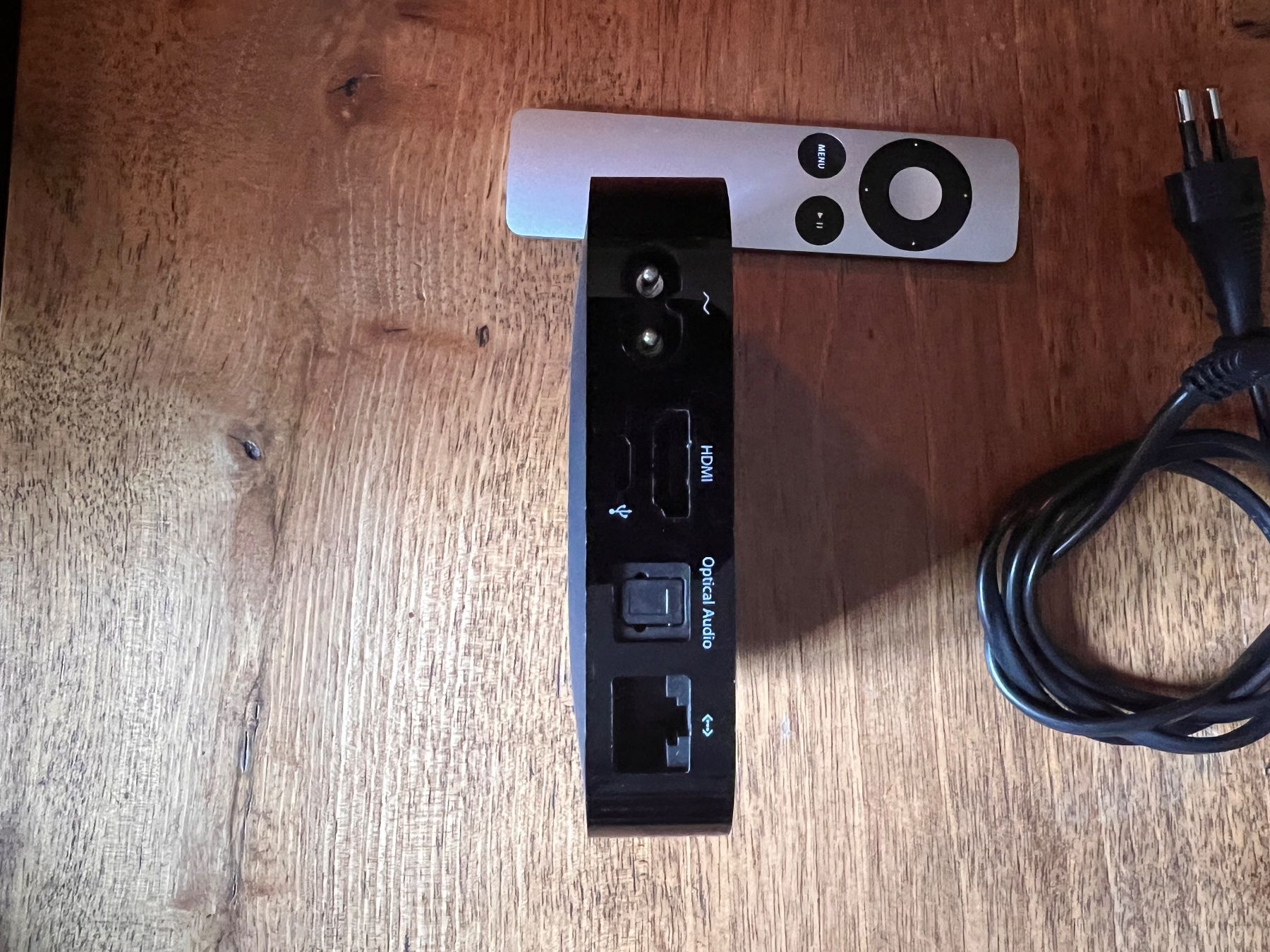 Apple Lecteur multimedia & Streamer: Apple TV der 2. Generation – D'occasion à Riva San Vitale par AM25 1