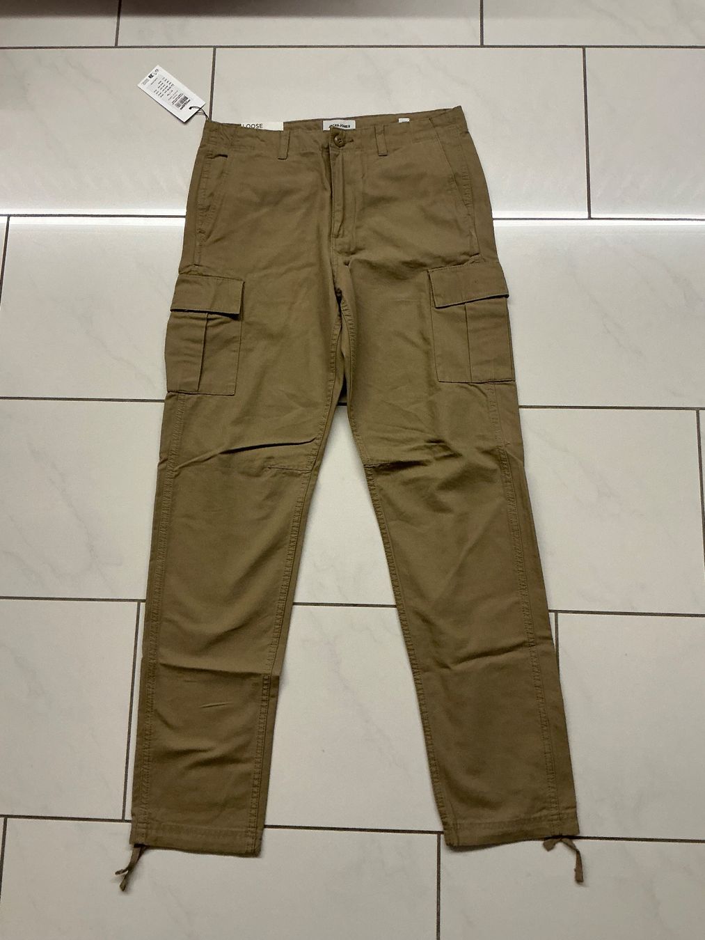 Jack & Jones Pantaloni: Cargo Hose Jack Jones Gr.31/34 – Nuovo e nell'imballaggio originale da Biel-Benken BL venduto da Sahra1