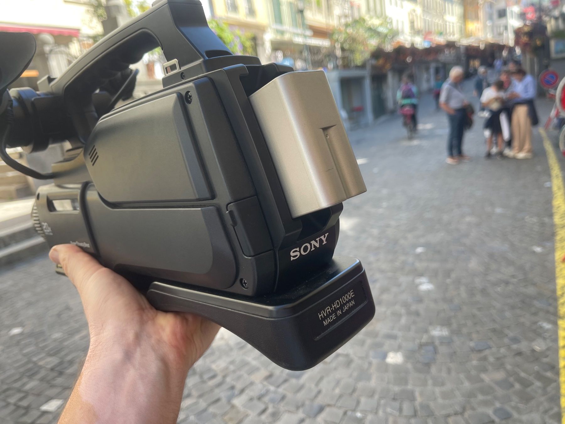 Treppiedi & Teste: Sony HVR HD1000E   Profi Schulter Comcorder  L.GRATIS – Usato da Thun venduto da usmlieferung 2