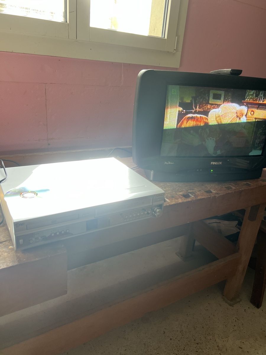 LG Registratori: VHS-Videorecorder mit Home Cinema System – Usato da Schongau venduto da Retro_Shop 8