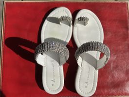 Sandalen Le Chicche weiss mit Steinen Grösse 38 neu