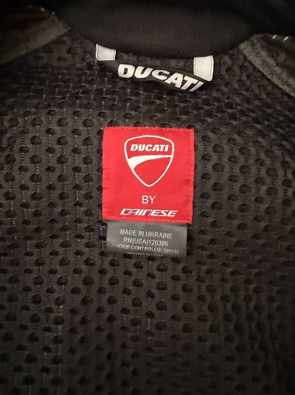 Giacche: Ducati Dainese Lederjacke Gr. 50 – Usato da Kriens venduto da R98K 2