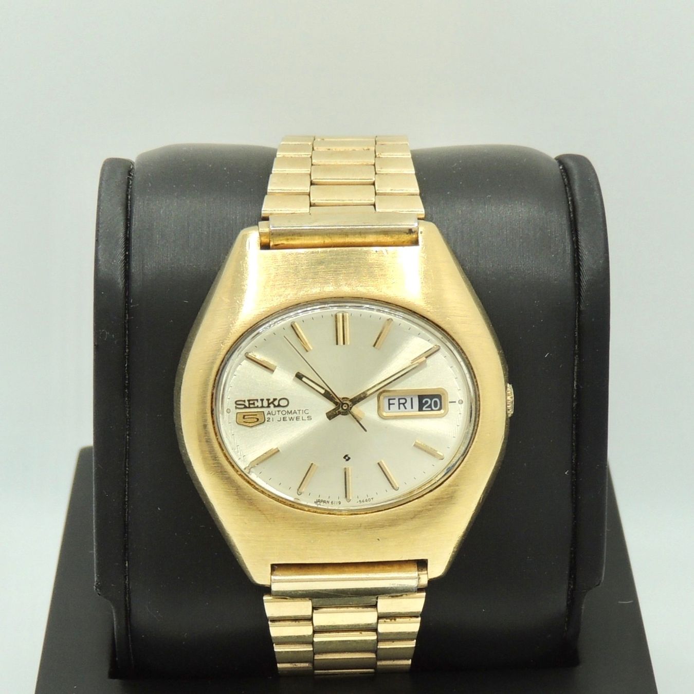 Seiko Orologi: Montre Seiko 5 Automatic Day Date vintage – Usato da Lausanne venduto da DuGoutetdesCouleurs 1
