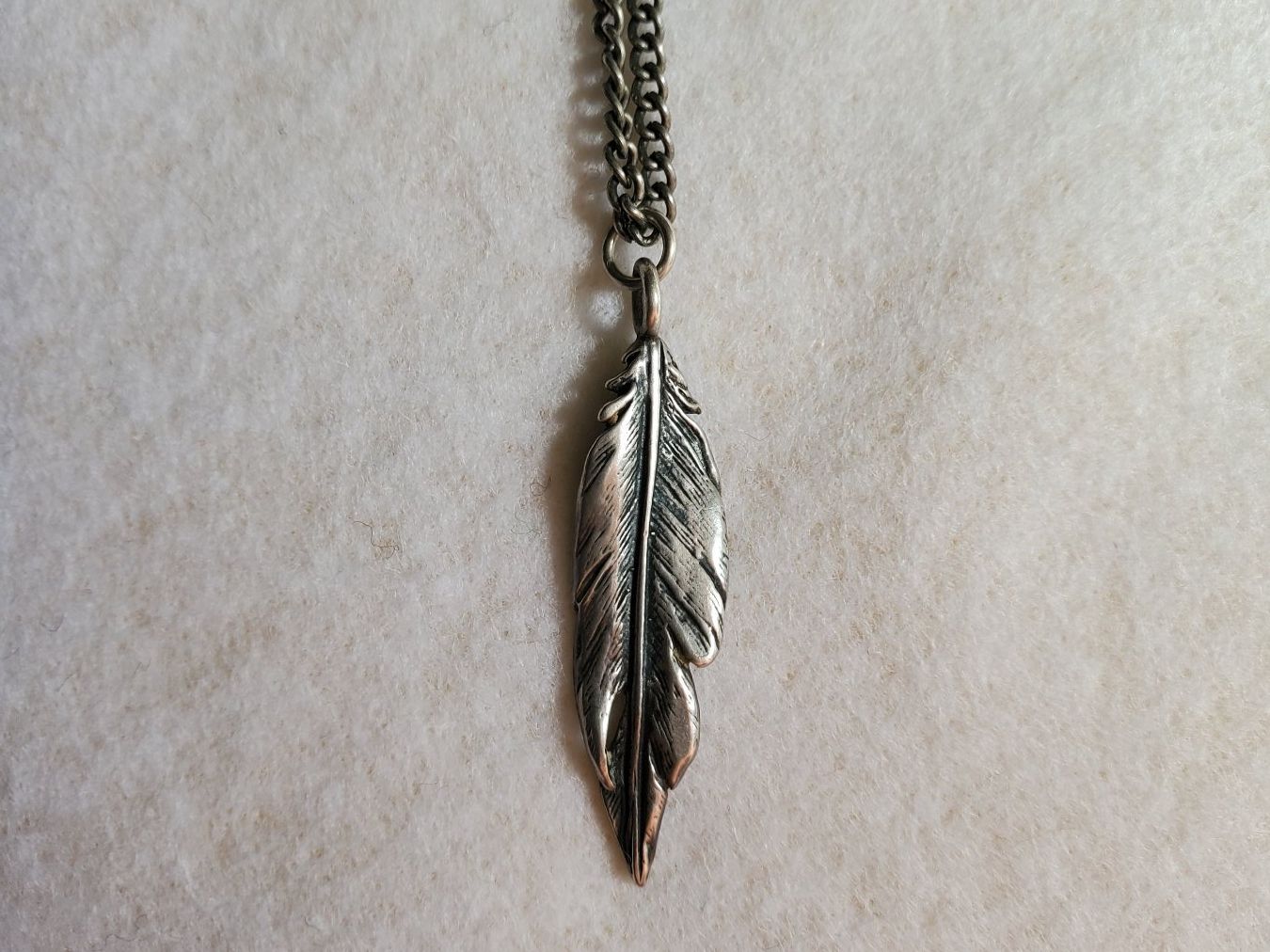Pendentifs: Feder Halskette – D'occasion à Wil SG par froschbiss