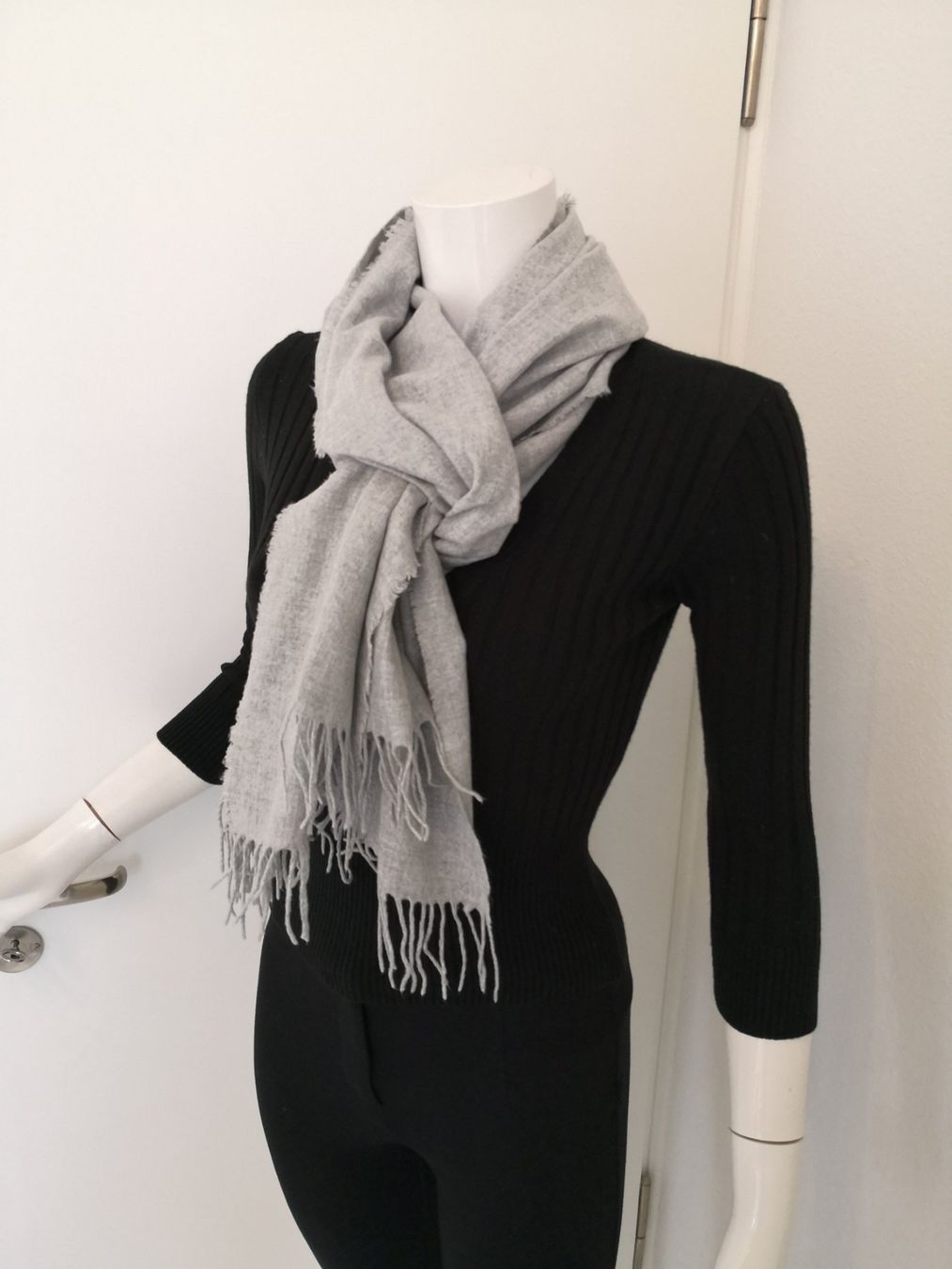 Foulard & Sciarpe: 🤩SCHAL HELLGRAU – Usato da Olten venduto da Naja-Twins-Twins 7