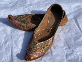 Indische Lederschuhe bestickt Gr. 37