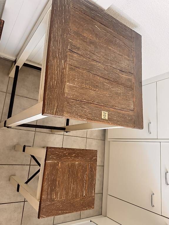 Set de table et chaises: Hochtisch mit 2 Stühlen – D'occasion à Reinach BL par keboe19 1