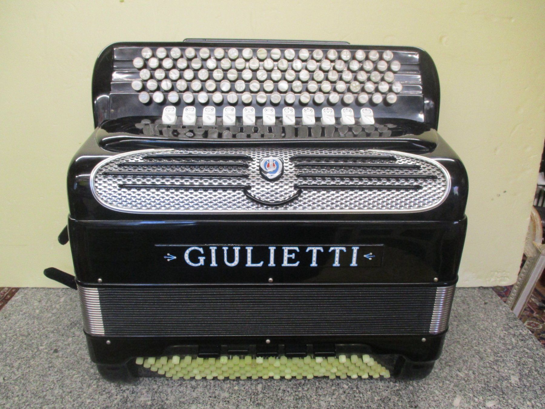 Strumenti musicali: Akkordeon Giulietti B-Griff Cassotto – Usato da Jegenstorf venduto da Oktavio