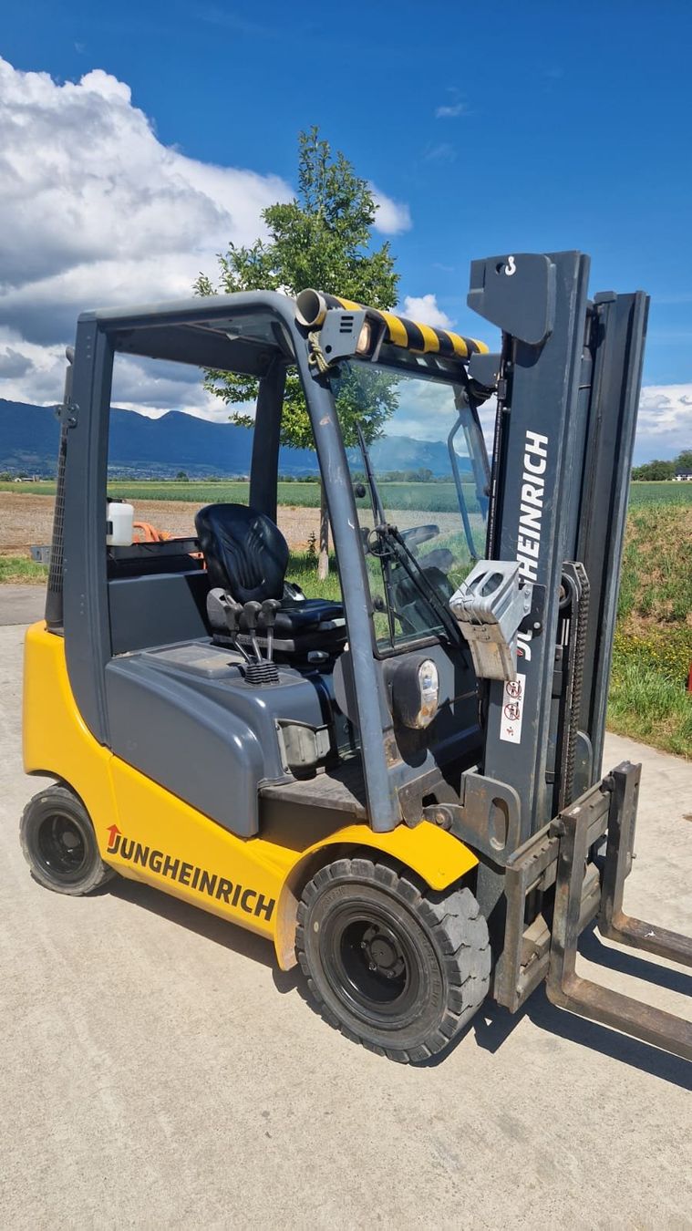 Gabelstapler & Hubwagen: Gegengewichtsstapler Jungheinrich DFG 320 – Gebraucht aus Büren an der Aare von rentus 4