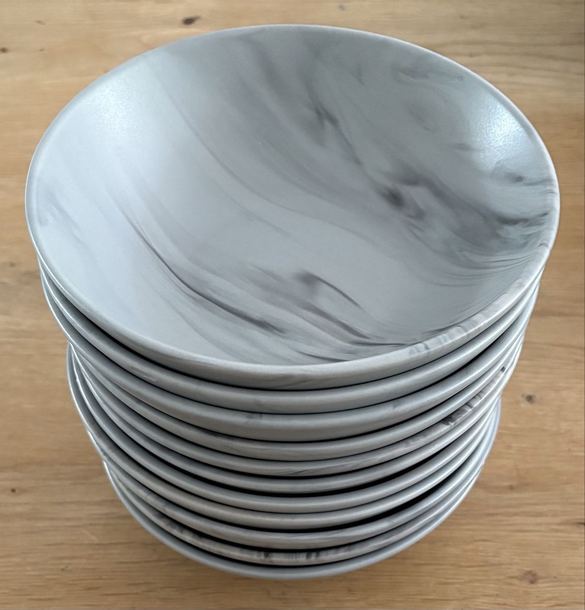Geschirrsets: Geschirr-Set grau im Marmor-Design, 42-teilig – Gebraucht aus Freienwil von Leon_scott 3