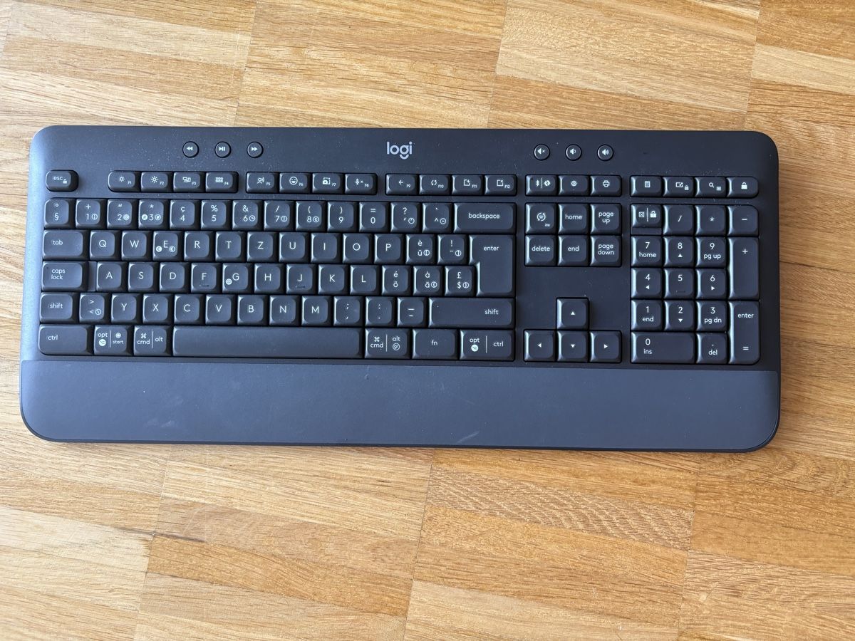Logitech Tastiere: Clavier Logitech K650 AZERTY Bluetooth sans fil – Usato da Fribourg venduto da bappenzell