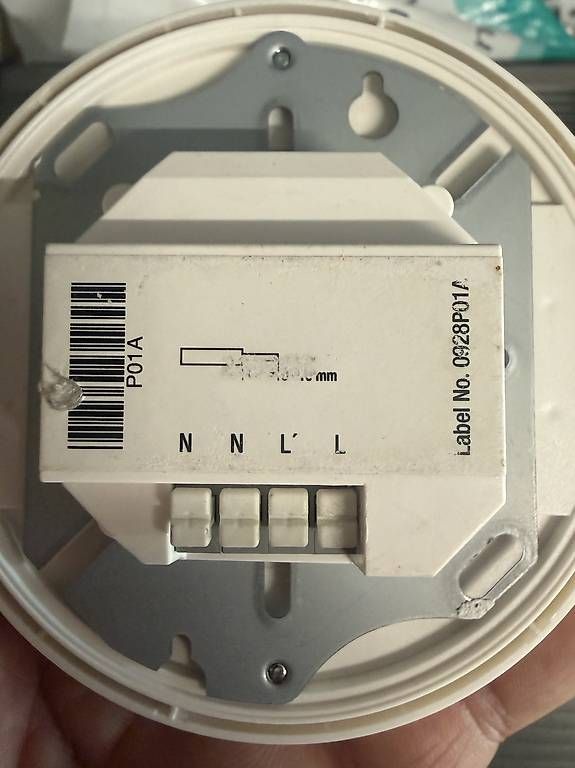 Interruttori: ESYLUX Bewegungsmelder  Demontage – Usato da Muhen venduto da Thepacemaker 1