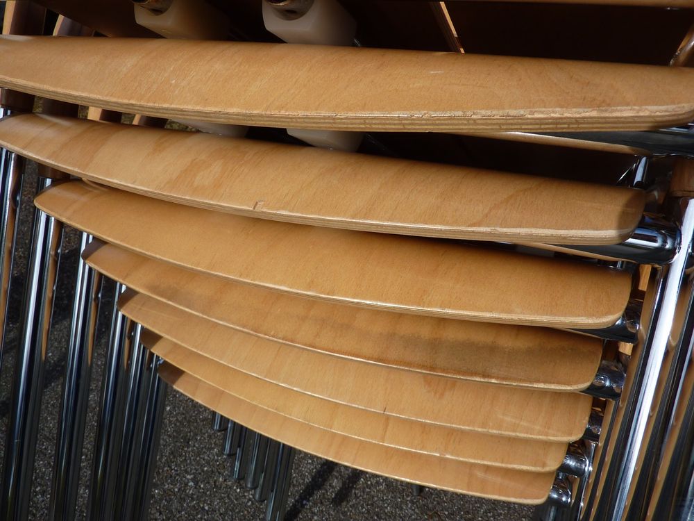 9 Stühle Holzstühle Seminarstühle Stapelstühle mit Armlehne 6