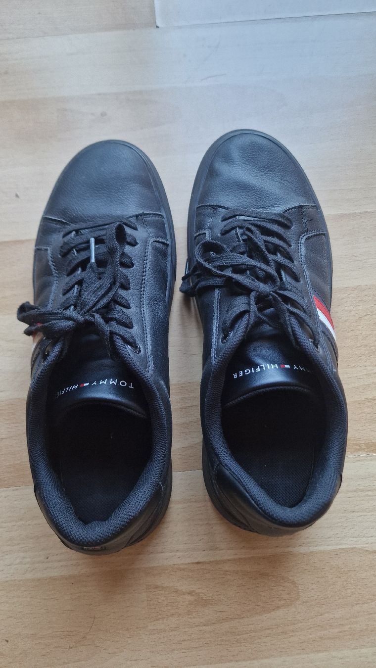 Tommy Hilfiger Herrenschuhe: Tommy Hilfiger Schuhe 43 – Gebraucht aus Rossura von AlessandroZ.