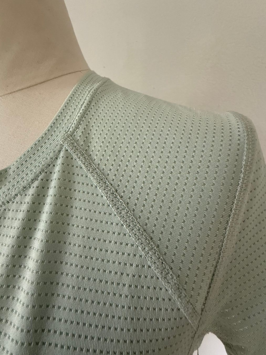 H&M T-shirt: damen Sport Shirt Grösse S – Usato da Kirchdorf AG venduto da coco123 1