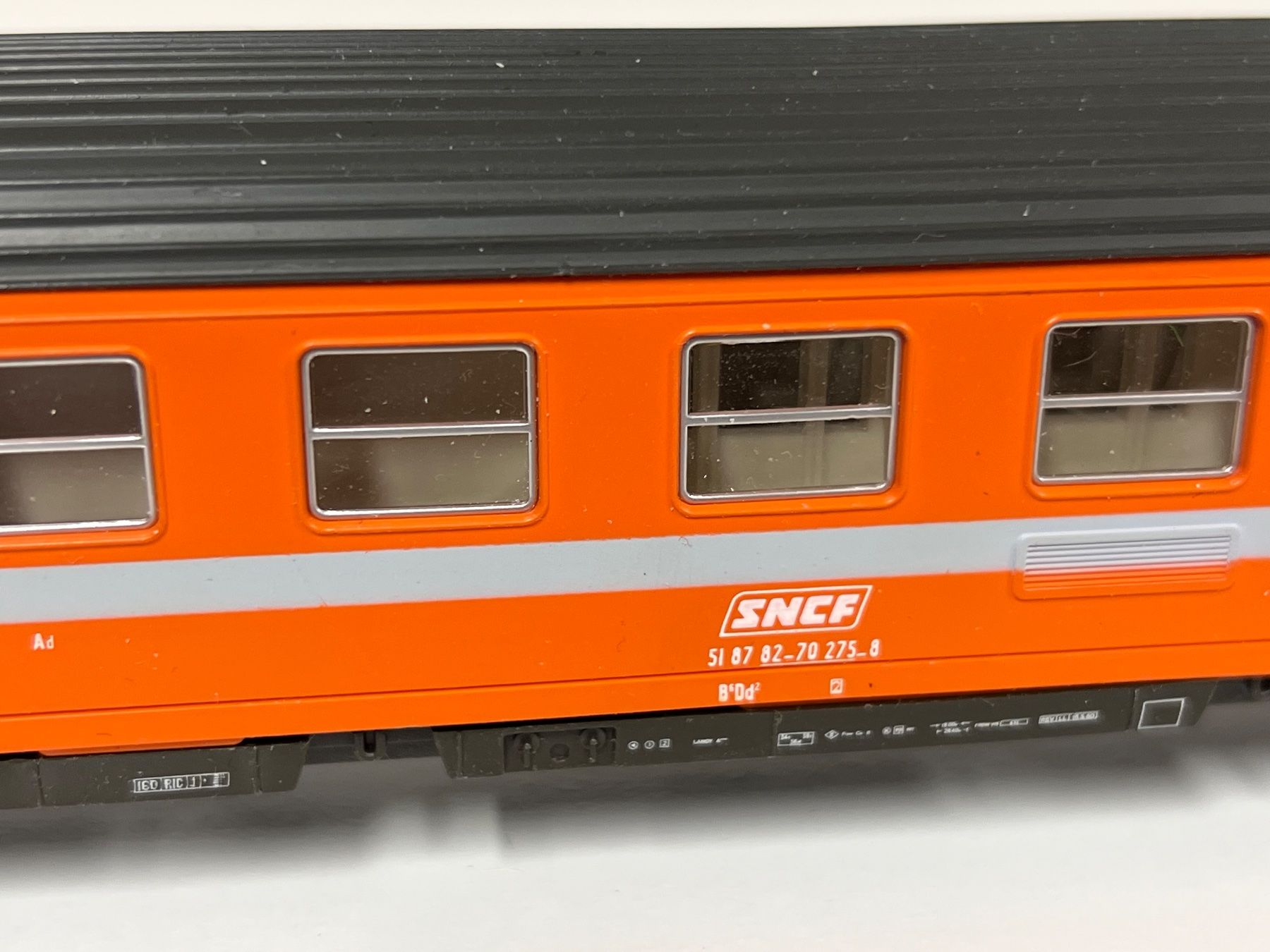 Roco Modellini di ferrovie: Roco SNCF 2.Kl./ Gepäckwagen H0 DC – Usato da Geroldswil venduto da TopTrain54 5