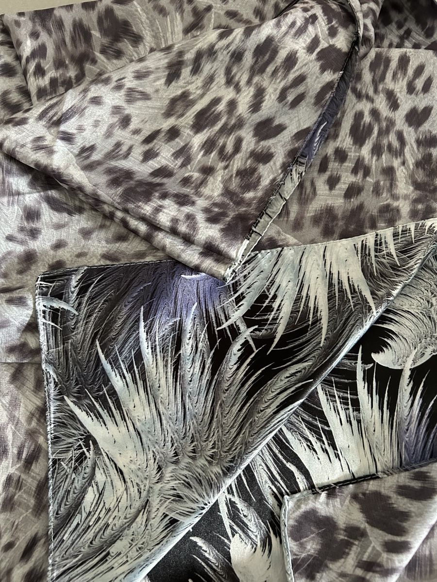 Foulard & Sciarpe: Doppelseitiger Schal mit 2 Motiven ! – Nuovo (secondo la descrizione) da Hofstetten SO venduto da Treasurefinds 2