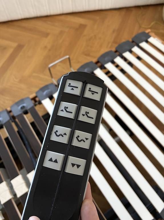 Betten: Elektrisches Pflegebett – Neu und originalverpackt aus Bern von MattePostBrocki 1