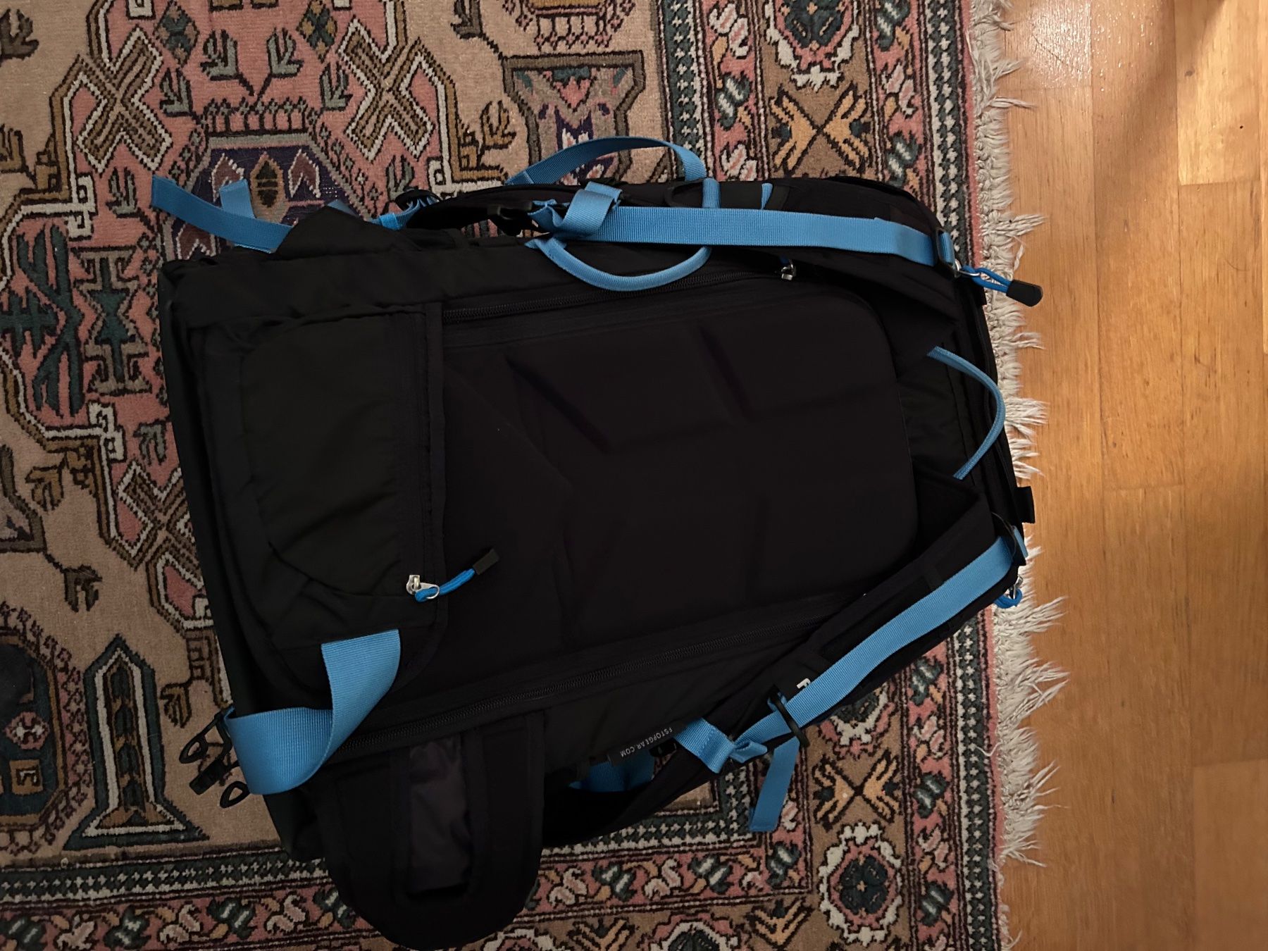 Zaini: F-Stop Loka UL 37L Camera Backpack (Black/Blue) – Usato da Wädenswil venduto da lucy-ethel 1