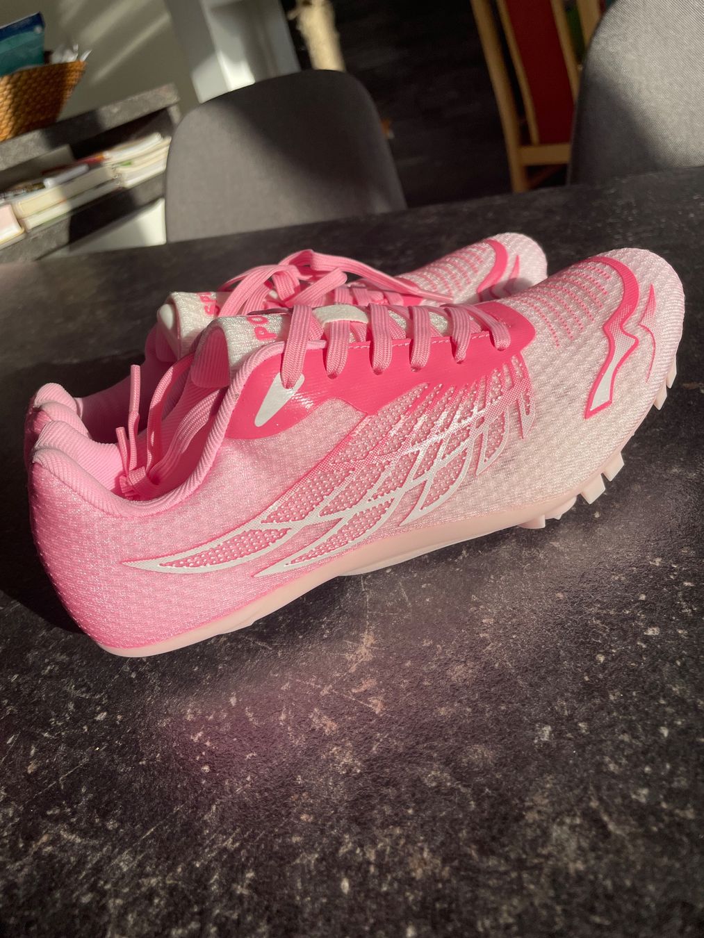 Scarpe da uomo: Chaussures d’athlétisme à pointes - neuves – Nuovo (secondo la descrizione) da Le Locle venduto da marie_b28 6