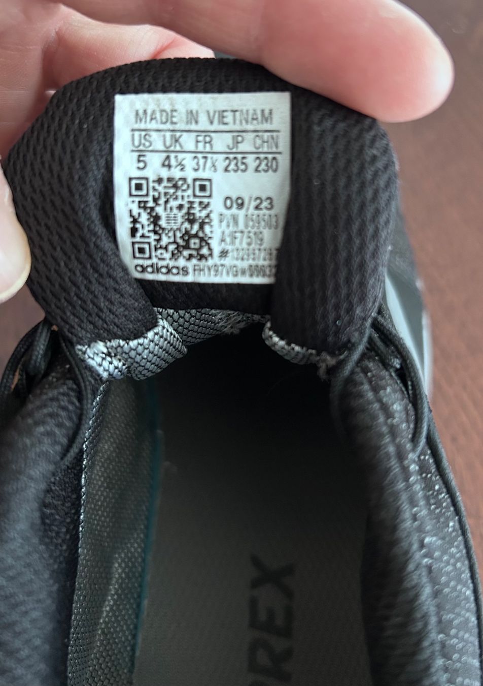 Adidas Scarpe per ragazzi: Trekkingschuhe Adidas; Gr. 37 1/3 – Usato da Rothenburg venduto da rape 5