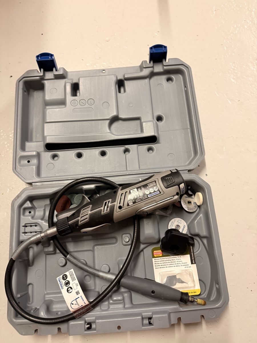 Tutte le macchine: Dremel 8220 Akku-Multitool mit Koffer – Usato da Ebertswil venduto da Charlie-Harper 4