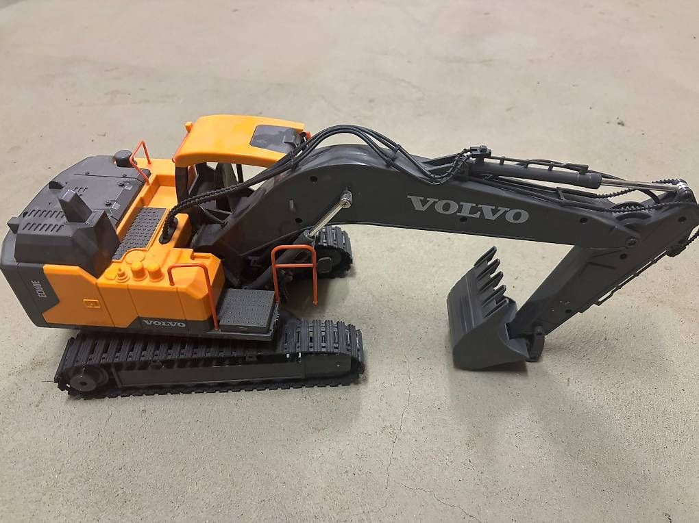 Escavatori: Volvo Bagger Ferngesteuert – Usato da Halden venduto da asc_svq6