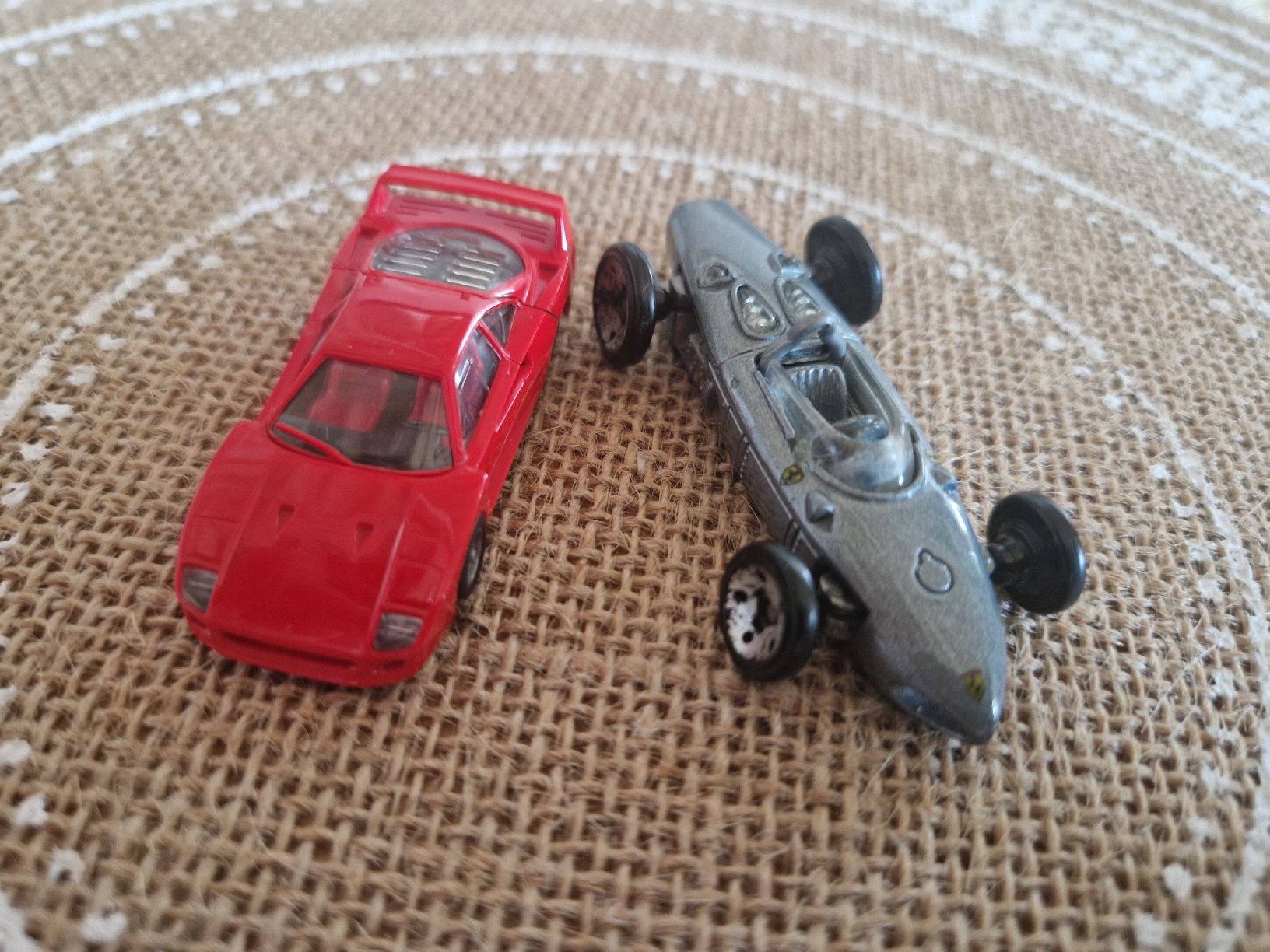 Ferrari Modellini d'auto: 2 kleine Ferrari – Usato da Meggen venduto da GoncallvesTiago21 1