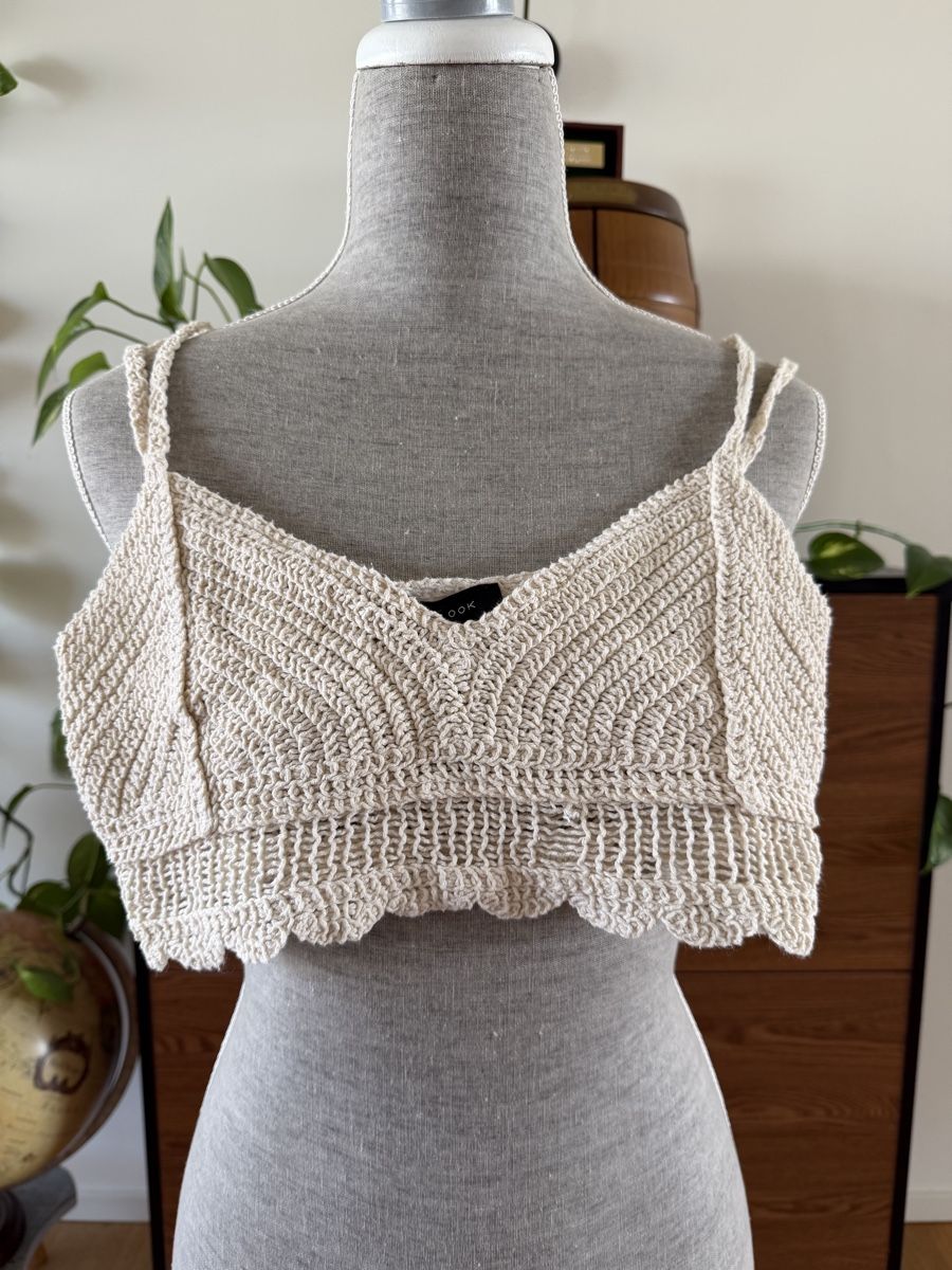Top: Beige Crochet Crop Top Bundle - Perfect for Summer! – Usato da Zürich venduto da jk_zh 5