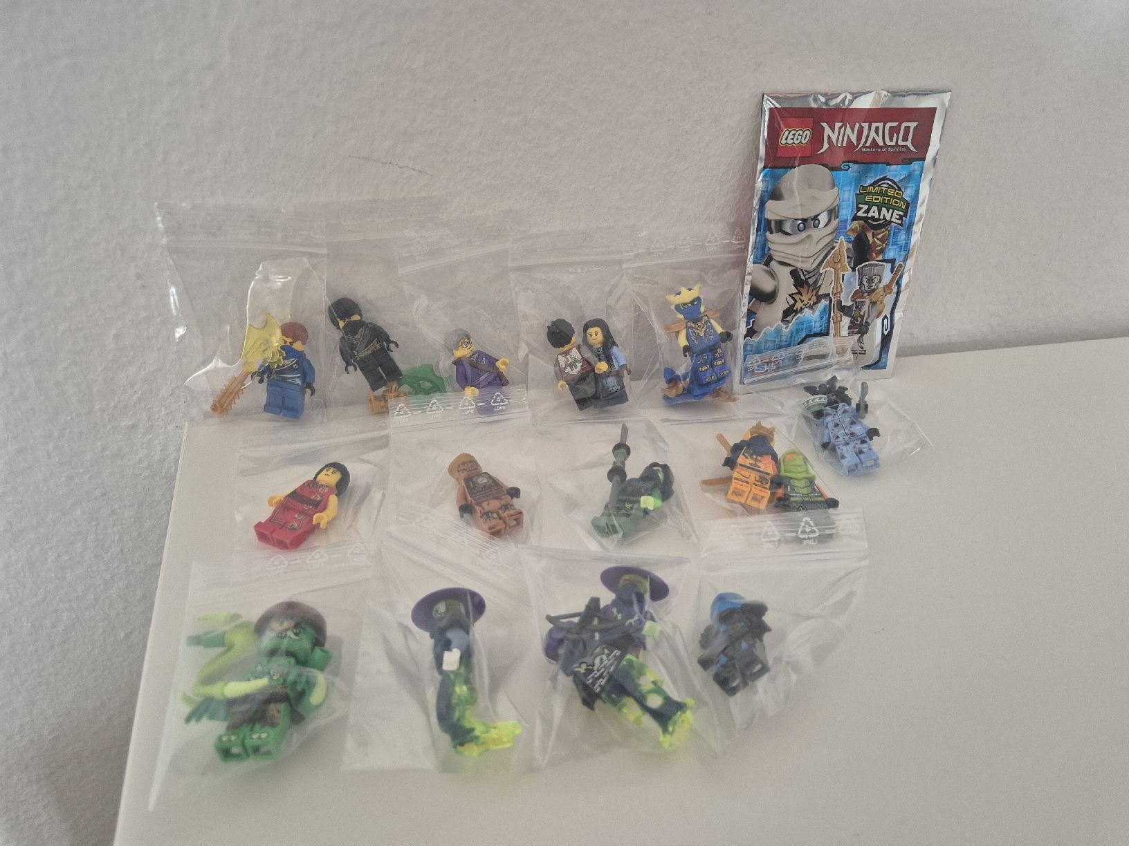 Lego Statuette: Lego Ninjago Minifiguren – Usato da Neuenhof venduto da Alex5432.
