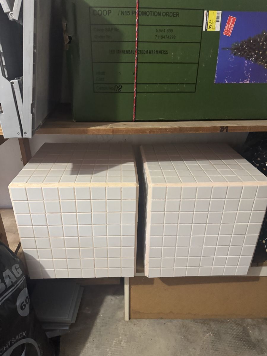 Nachttische: Set Tile-Cubes Nachtisch Kachel-Optik – Gebraucht aus Biel/Bienne von leo_h2vb 4