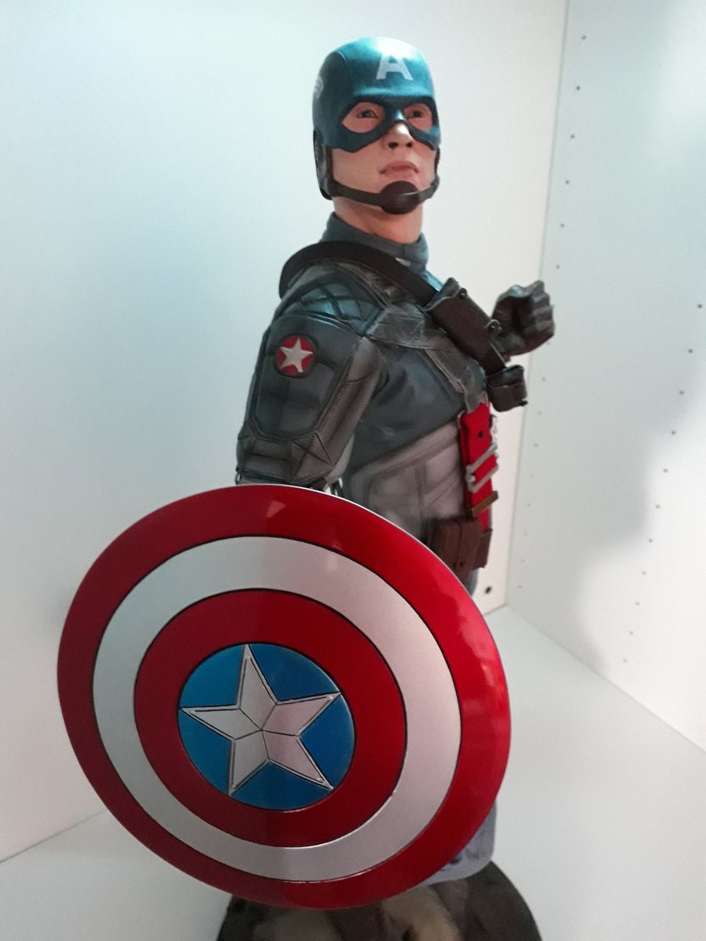 Figuren: Captain America Sideshow Premium Format Figur – Gebraucht aus Benken SG von Moviestars 1