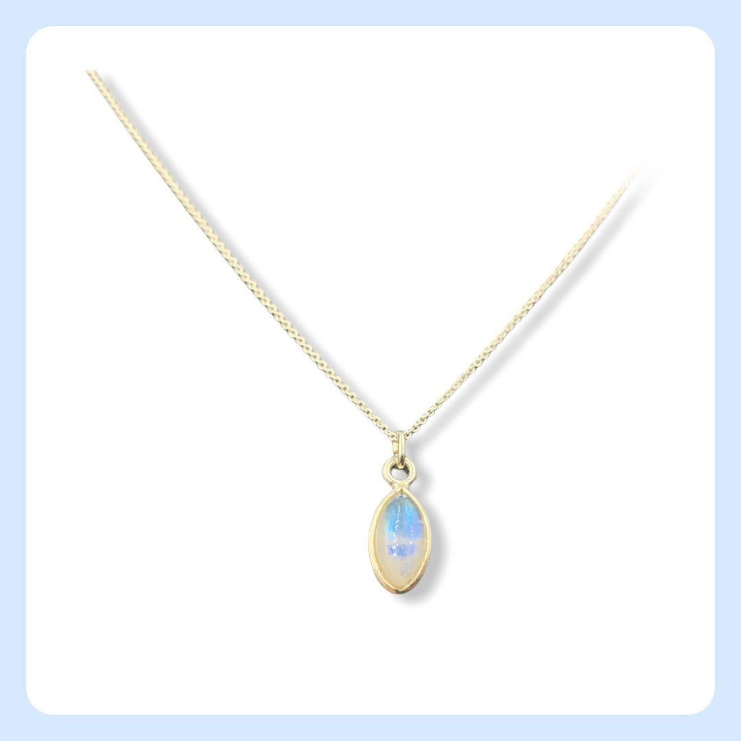 Catenine: Mondstein Kette, Mondstein Anhänger – Nuovo e nell'imballaggio originale da Zürich venduto da Mevas_Silber