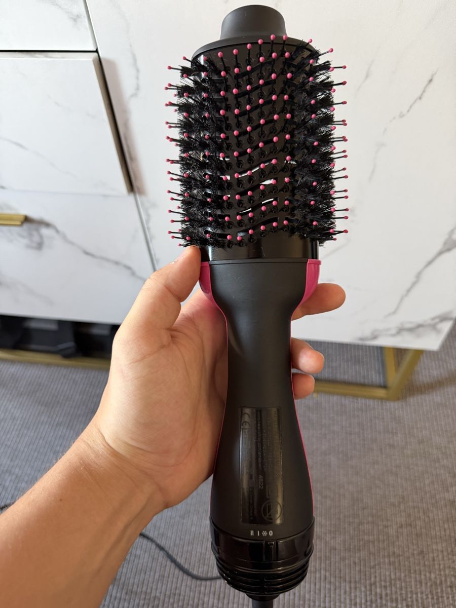 Revlon Asciugacapelli: Revlon Haartrockner und Stylingbürste  – Usato da Unterägeri venduto da lisamariagrab 1