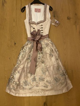 Dirndl Lacey Grösse 36 neu mit Etikette