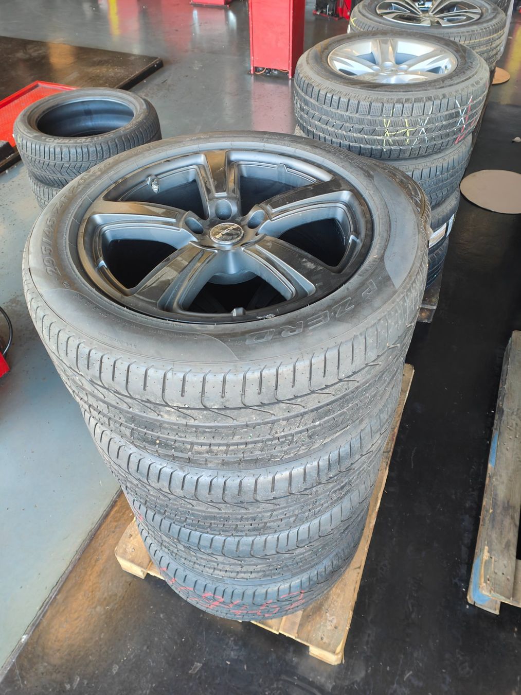 Pneumatici & Ruote complete: Jeep Grand Cherokee Sommerräder – Usato da Oberengstringen venduto da Reifen-Lagerverkauf