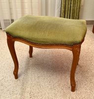 Hocker / Sitzhocker mit grünem Polster